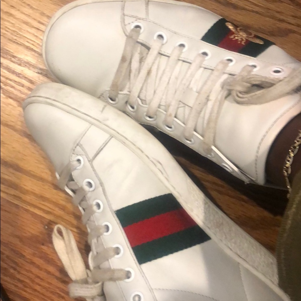 Gucci bumble bee sneakers
